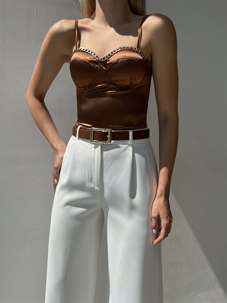 İnce Askılı Saten Göğüs Çevresi Zincir Detaylı Hillard Kadın Kahverengi Bodysuit 22Y000404