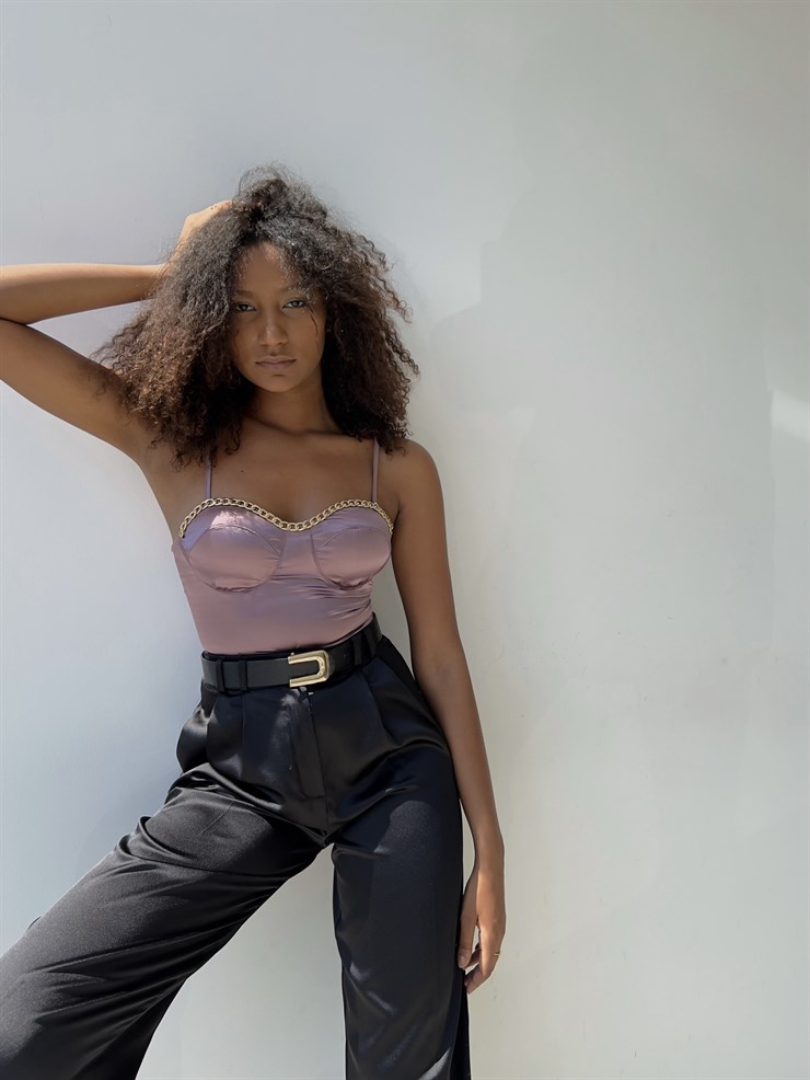 İnce Askılı Saten Göğüs Çevresi Zincir Detaylı Hillard Kadın Lila Bodysuit 22Y000404