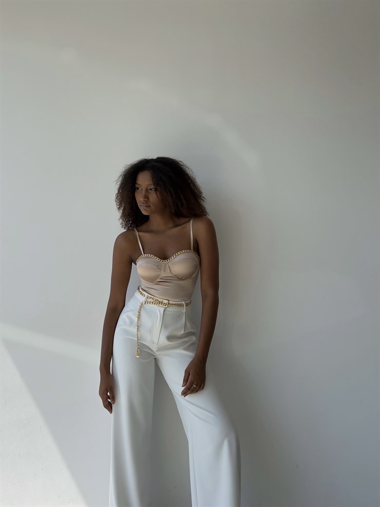 İnce Askılı Saten Göğüs Çevresi Zincir Detaylı Hillard Kadın Bej Bodysuit 22Y000404