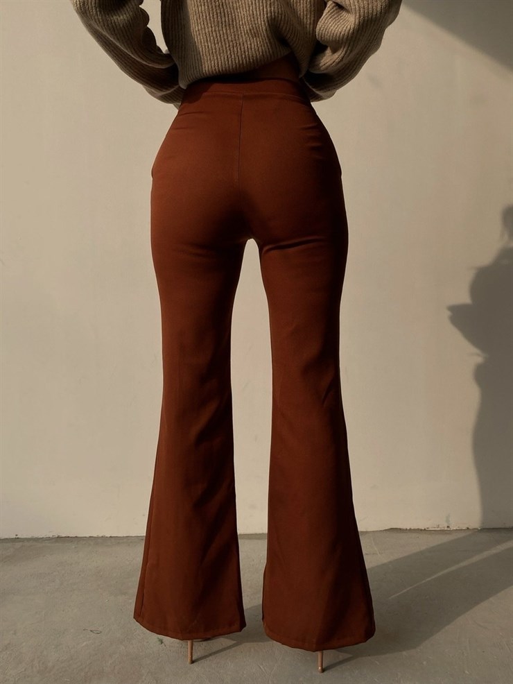 İspanyol Paçası Yırtmaçlı Bryana Kadın Kahverengi Pantolon 22K000329