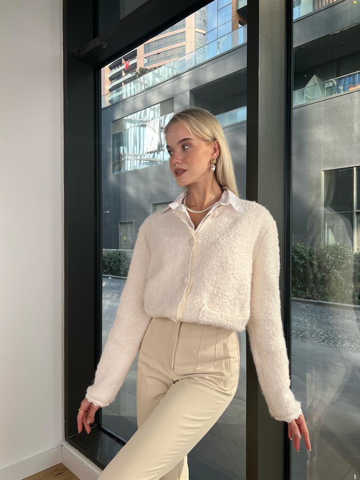 Önü Düğmeli Peluş Ivanildo Kadın Krem Hırka 24k000085