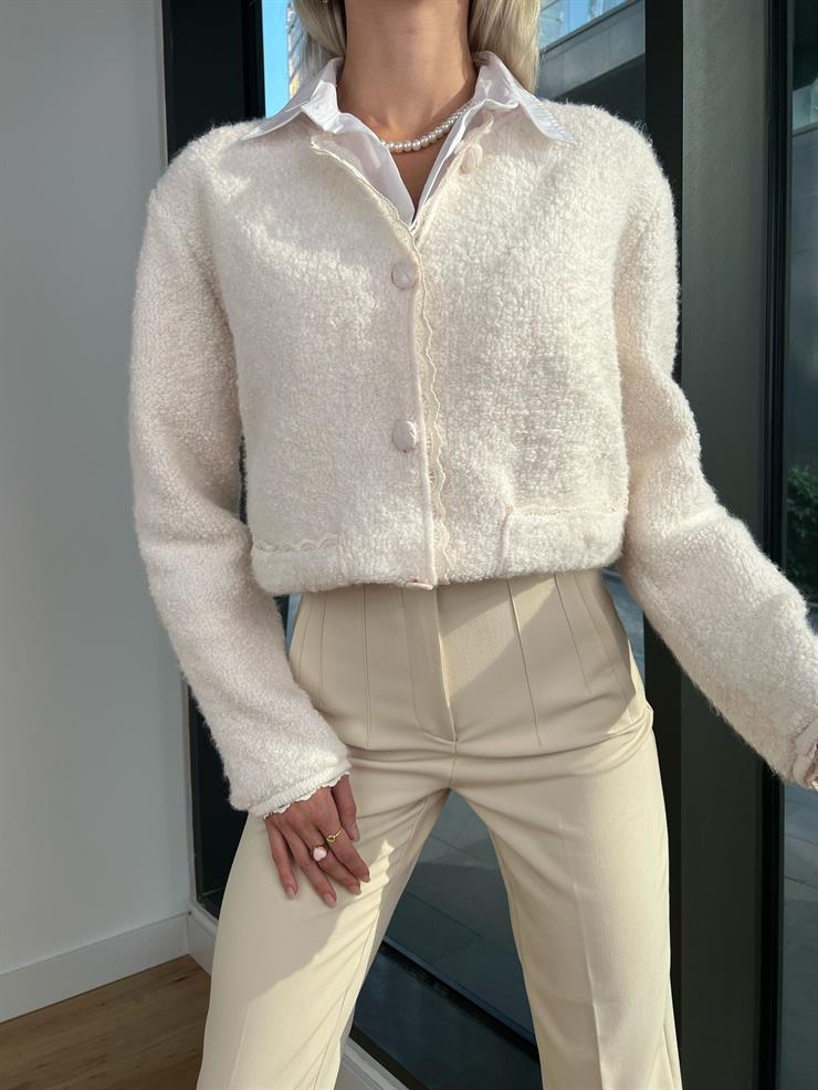 Önü Düğmeli Peluş Ivanildo Kadın Krem Hırka 24k000085