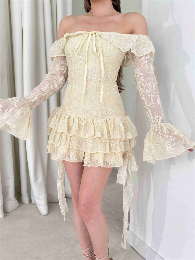 Eteği Katlı Pileli Yandan İpli Dantelli Mini İvran Ekru Kadın Elbise 26Y120