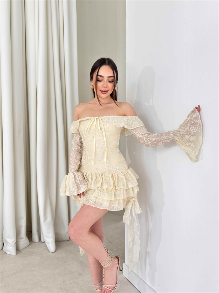 Eteği Katlı Pileli Yandan İpli Dantelli Mini İvran Ekru Kadın Elbise 26Y120