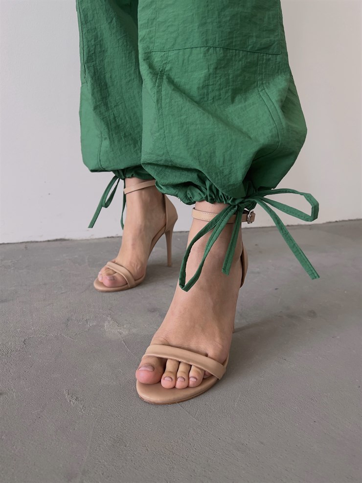 Beli Lastik Paçası Ayarlanabilir İp Bağlamalı Iyanna Kadın Yeşil Paraşüt Pantolon 23K000213