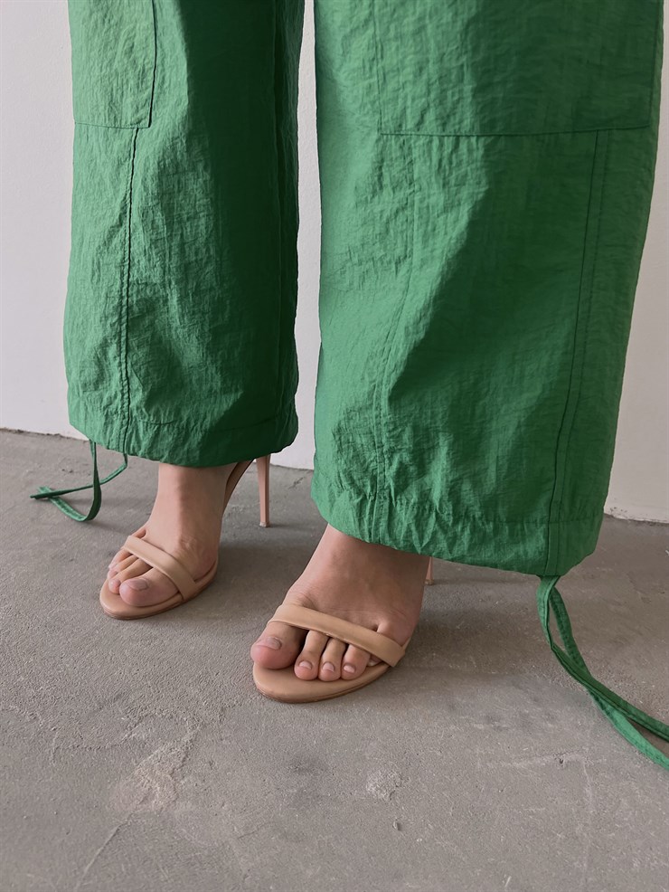 Beli Lastik Paçası Ayarlanabilir İp Bağlamalı Iyanna Kadın Yeşil Paraşüt Pantolon 23K000213