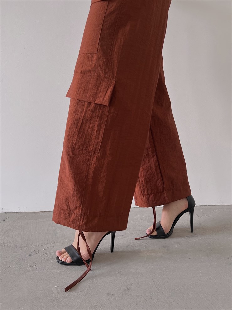 Beli Lastik Paçası Ayarlanabilir İp Bağlamalı Iyanna Kadın Kahve Paraşüt Pantolon 23K000213