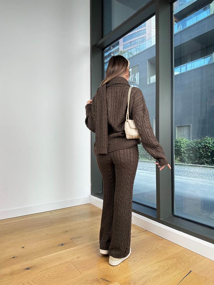 Boğazlı Oversize Kazak Bol Paça Pantolon Ve Atkı Jaka Kahve Kadın Takım 25K490