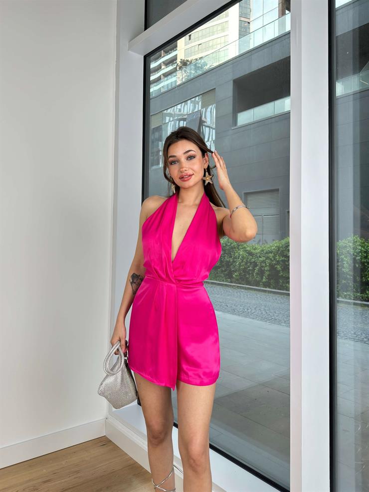 Derin V Yaka Boyundan Askılı Jami Kadın Pembe Saten Mini Şort Tulum 24Y412