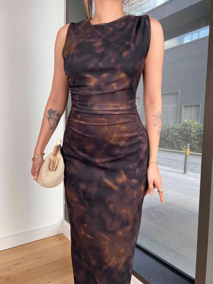 Yuvarlak Yaka Kolsuz Drapeli Desenli Janai Kahve Kadın Elbise 25K473