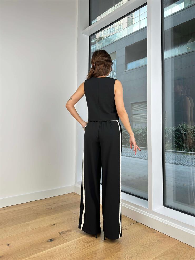 Önü Düğme Kapamalı Yelek Bağlama Detaylı Bol Paça Pantolon Janek Kadın Siyah Takım 24Y230