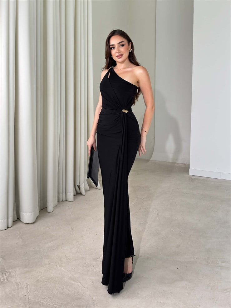 Tek Omuz Yırtmaçlı Aksesuar Detaylı Maxi Boy Siyah Janelle Kadın Elbise 26Y470