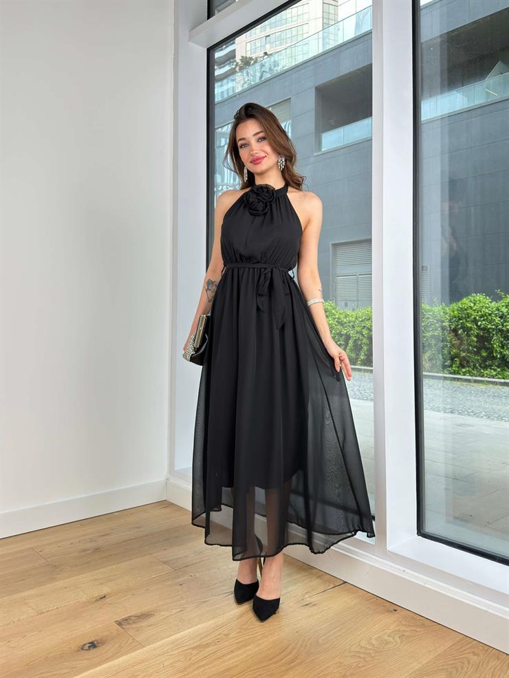 Kolsuz Boyundan Aksesuarlı Beli Kuşaklı Jaroslav Kadın Siyah Elbise 24Y440