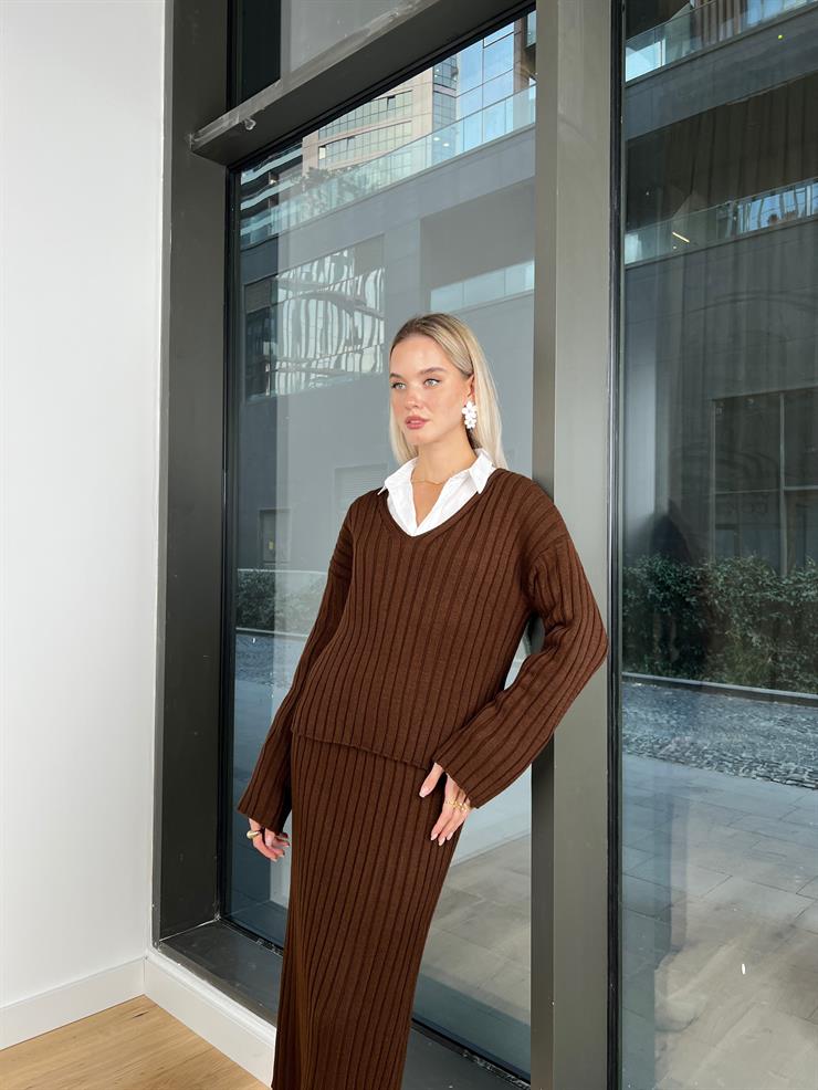 V Yaka Kazak Yüksek Bel Etek Jeesi Kadın Kahve Triko Takım 24k000155