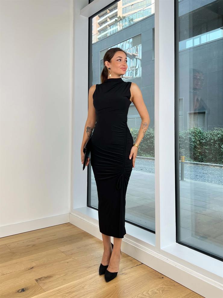 Boğazlı Kolsuz Yandan Büzgülü Jegel Kadın Siyah Midi Elbise 25K059