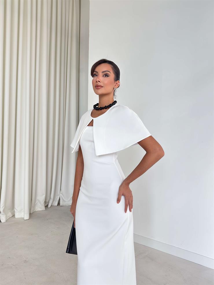 Pelerinli Straplez Arkası Yırtmaçlı Jeremy Beyaz Kadın Elbise 26K257