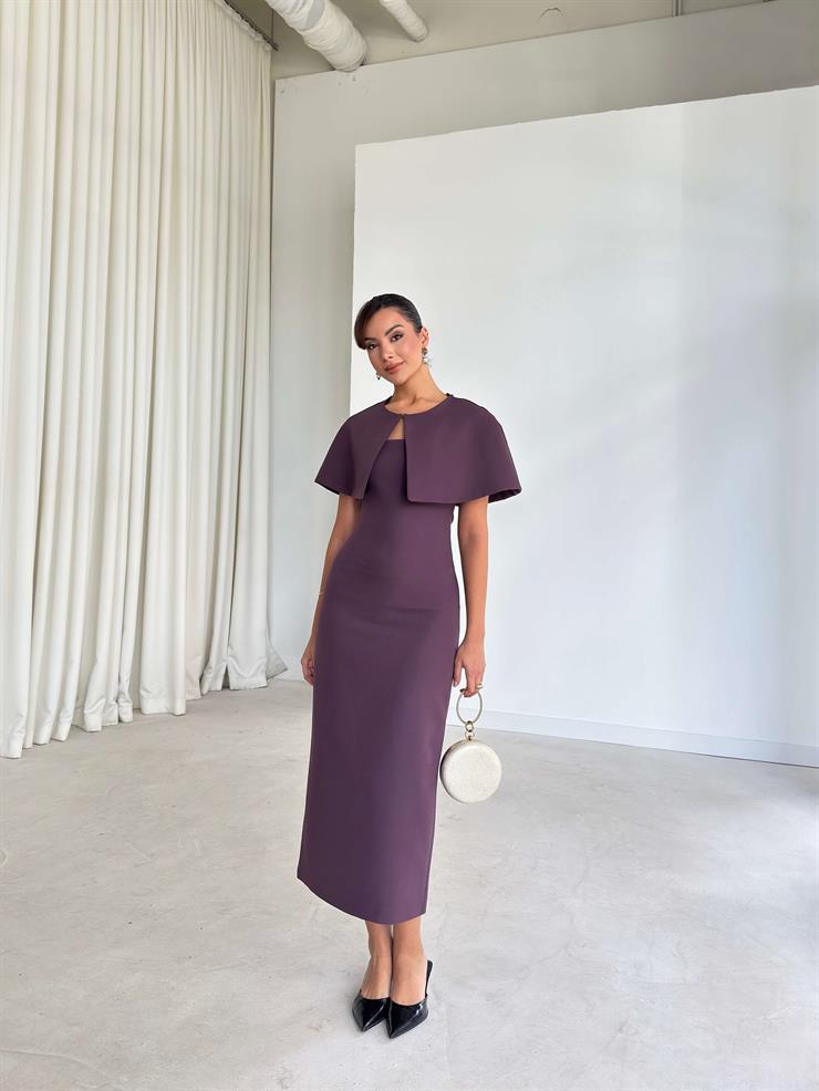 Pelerinli Straplez Arkası Yırtmaçlı Jeremy Mürdüm Kadın Elbise 26K257