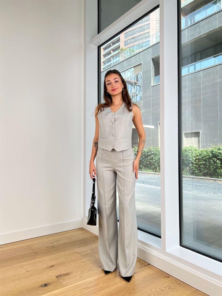 Düğme Kapamalı Yelek Yüksek Bel Ters Dikiş Detaylı Bol Paça Pantolon Josue Kadın Gri İkili Takım 25K067