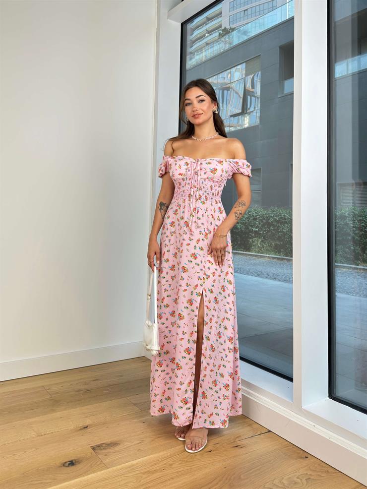 Düşük Omuz Bel Kısmı Gipeli Justina Kadın Çiçekli Pembe Uzun Elbise 24Y793