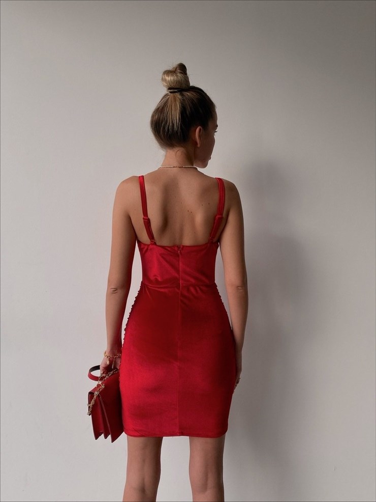 Kadife İnce Askılı Kore Görünümlü Sandra Kadın Kırmızı Mini Elbise 22K000416