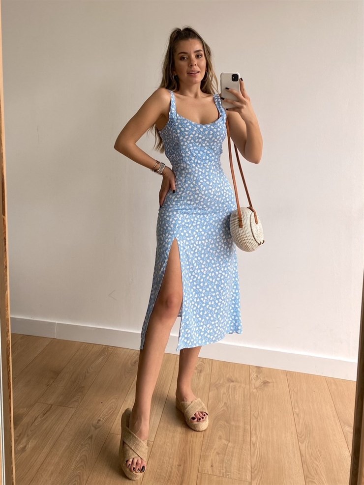 Kalın Askı Kalp Desenli Yırtmaçlı Kadın Mavi Midi Elbise 21Y000342