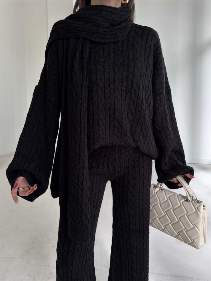Oversize Kazak Bol Paça Pantolon Ve Atkılı Kalli Kadın Siyah Üçlü Triko Takım 26K093