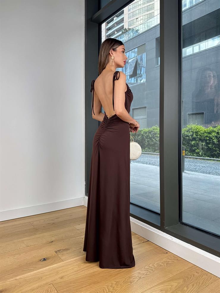 Askılı Degaje Yaka Sırt Dekolteli Kalmer Kahve Kadın Elbise 25Y344