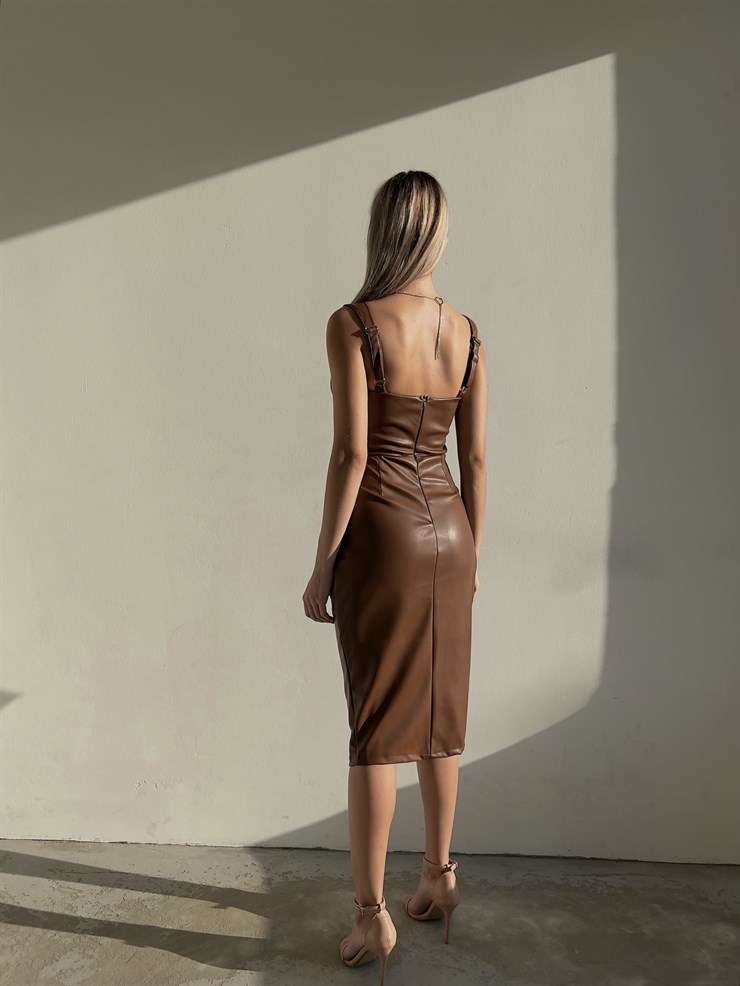 Kalp Yaka Drapeli Kalın Askılı Eteği Kruvaze Jamarcus Kadın Kahve Vegan Deri Elbise 23K000095