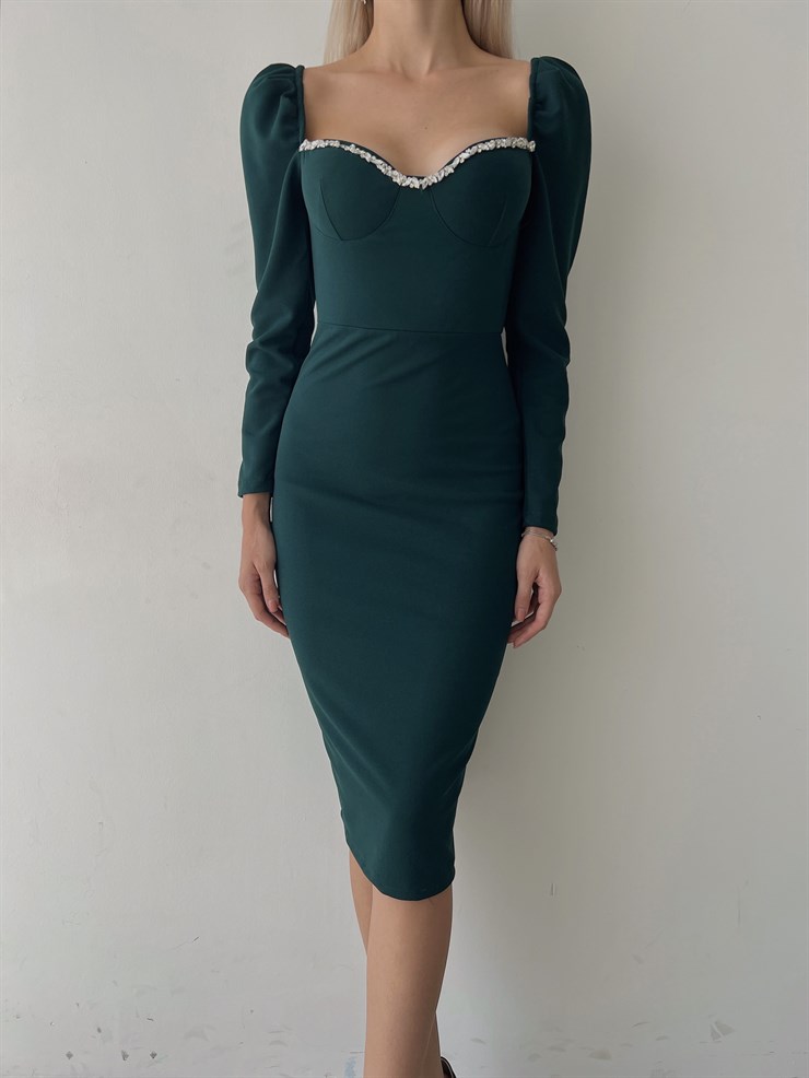 Kalp Yaka Göğüs Çevresi Taş Detaylı Uzun Kollu Libero Kadın Zümrüt Midi Boy Elbise 23K000102