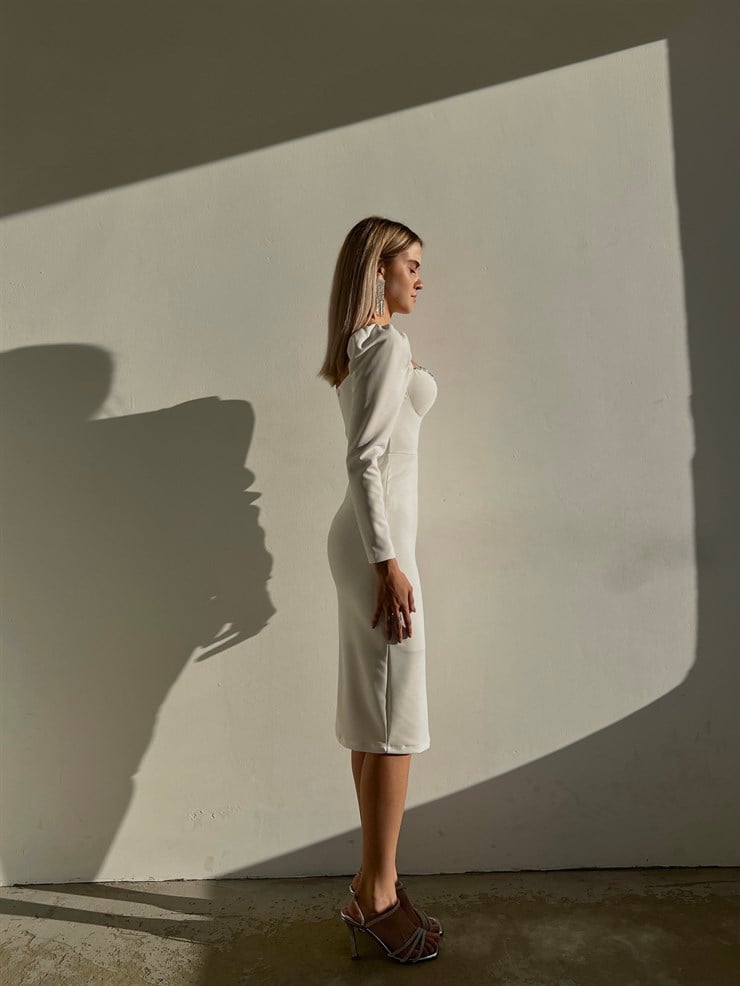 Kalp Yaka Göğüs Çevresi Taş Detaylı Uzun Kollu Libero Kadın Beyaz Midi Boy Elbise 23K000102