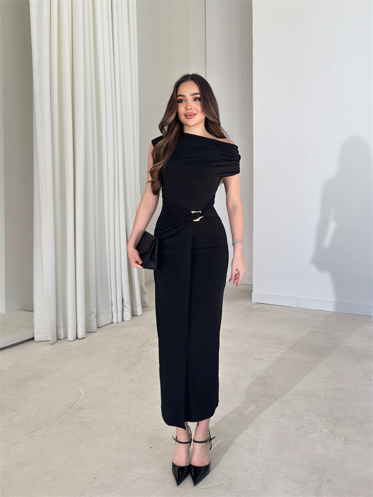 Düşük Omuz Belden Oturtmalı Aksesuar Detaylı Siyah Kamrı Kadın Elbise 26Y084