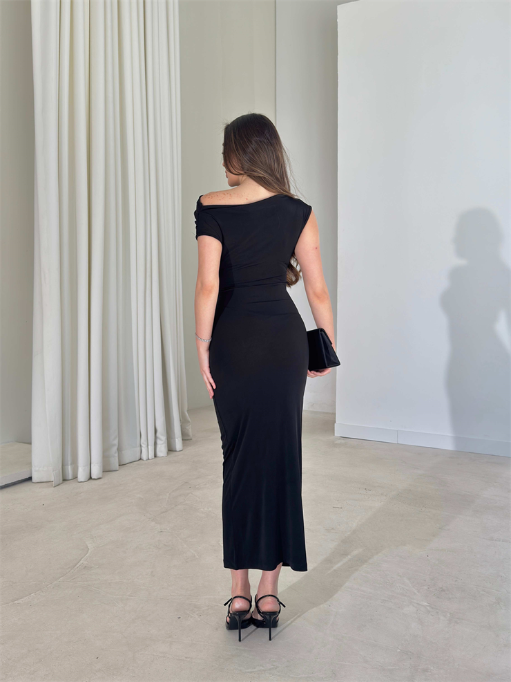 Düşük Omuz Belden Oturtmalı Aksesuar Detaylı Siyah Kamrı Kadın Elbise 26Y084