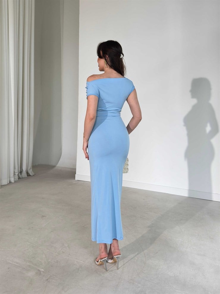 Düşük Omuz Belden Oturtmalı Aksesuar Detaylı Bebe Mavisi Kamrı Kadın Elbise 26Y084