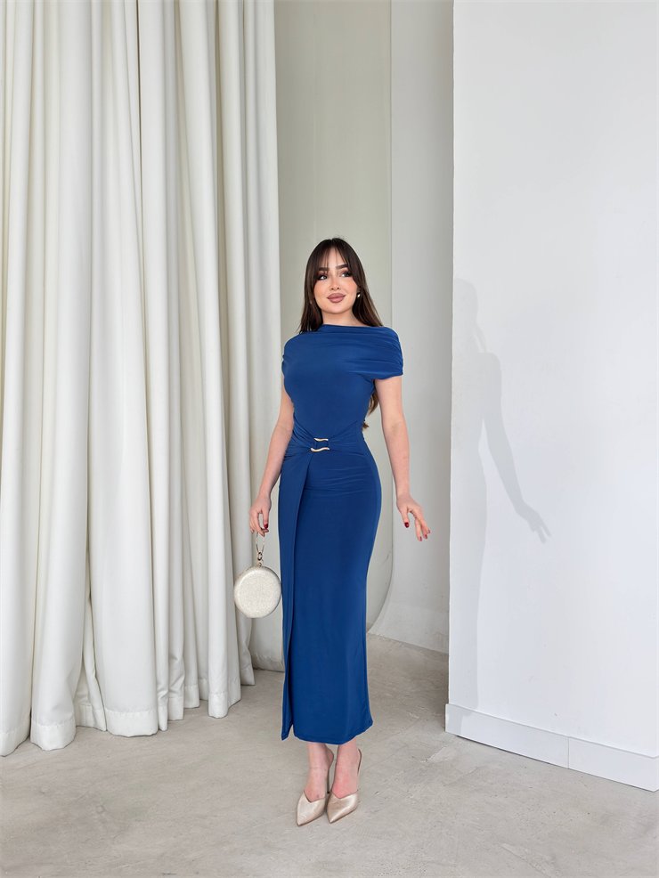 Düşük Omuz Belden Oturtmalı Aksesuar Detaylı Mavi Kamrı Kadın Elbise 26Y084