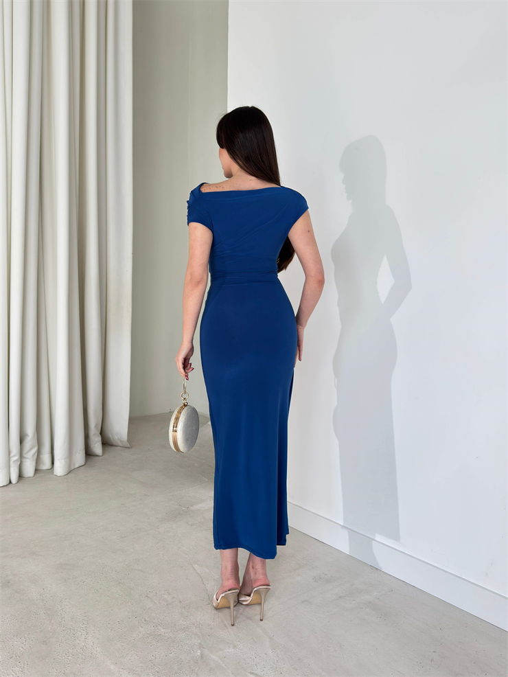 Düşük Omuz Belden Oturtmalı Aksesuar Detaylı Mavi Kamrı Kadın Elbise 26Y084