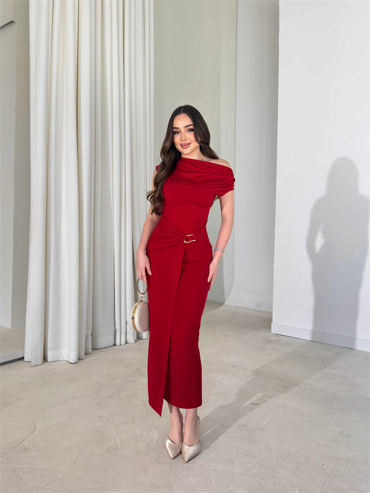 Düşük Omuz Belden Oturtmalı Aksesuar Detaylı Kırmızı Kamrı Kadın Elbise 26Y084