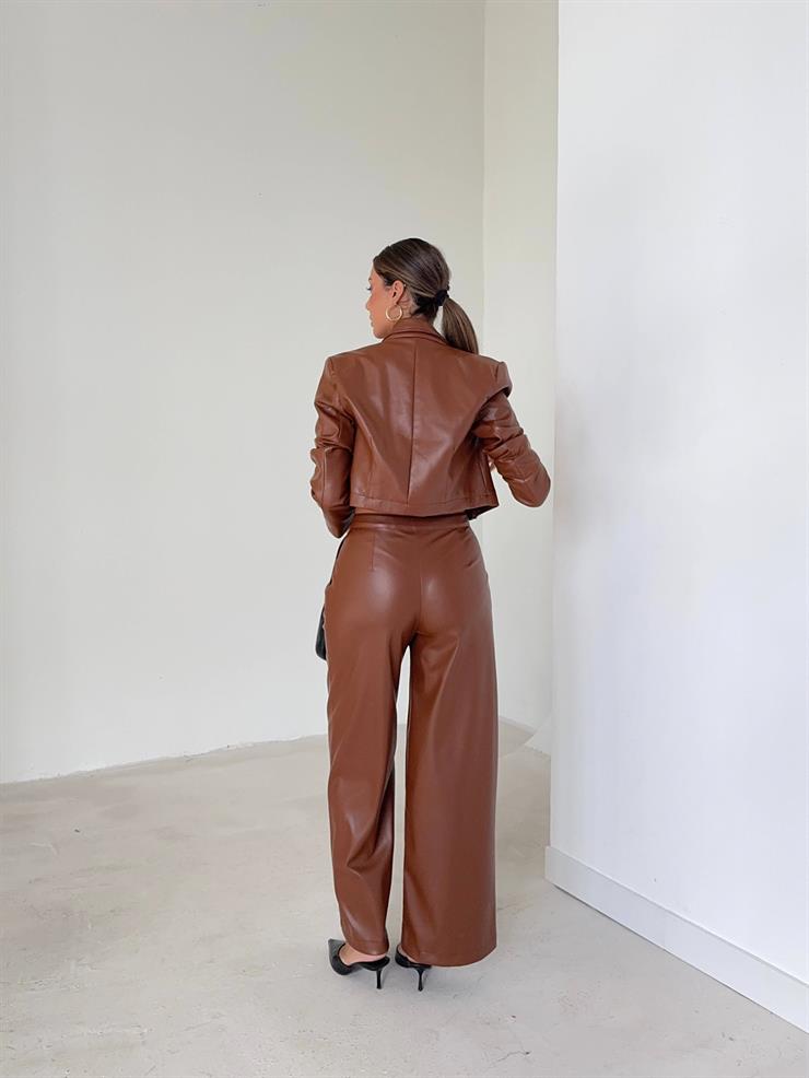 Vegan Deri Kruvaze Yaka Düğmeli İkili Crop Kander Taba Kadın Deri Takım 26K038