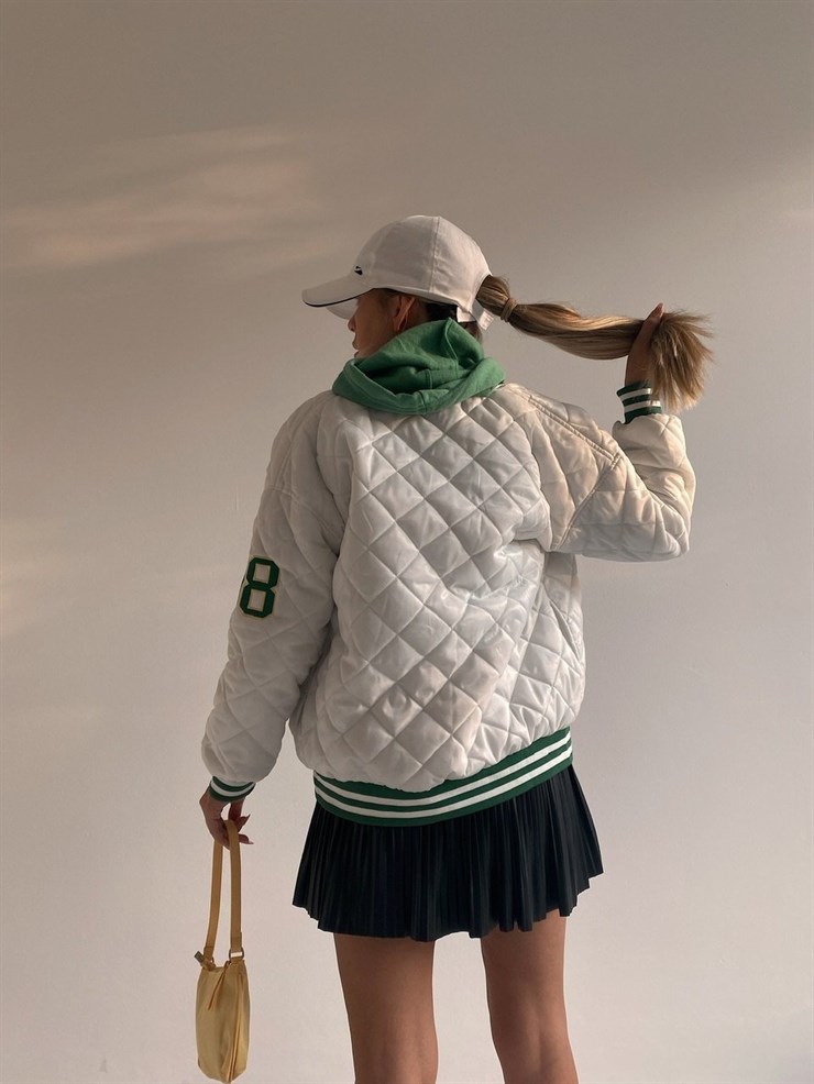 Kapitone Chicago Yazılı Kadın Beyaz Bomber Ceket 22K000082