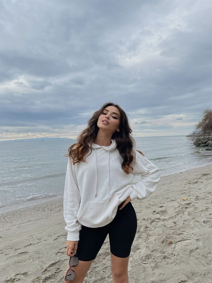 Kapüşonlu Kanguru Cepli Kadın Ekru Sweat 22K000124