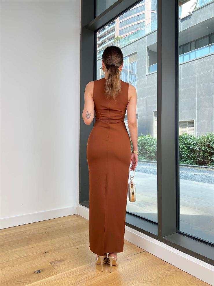 Kare Yaka Karalde Kahve Kadın Uzun Elbise 25Y440