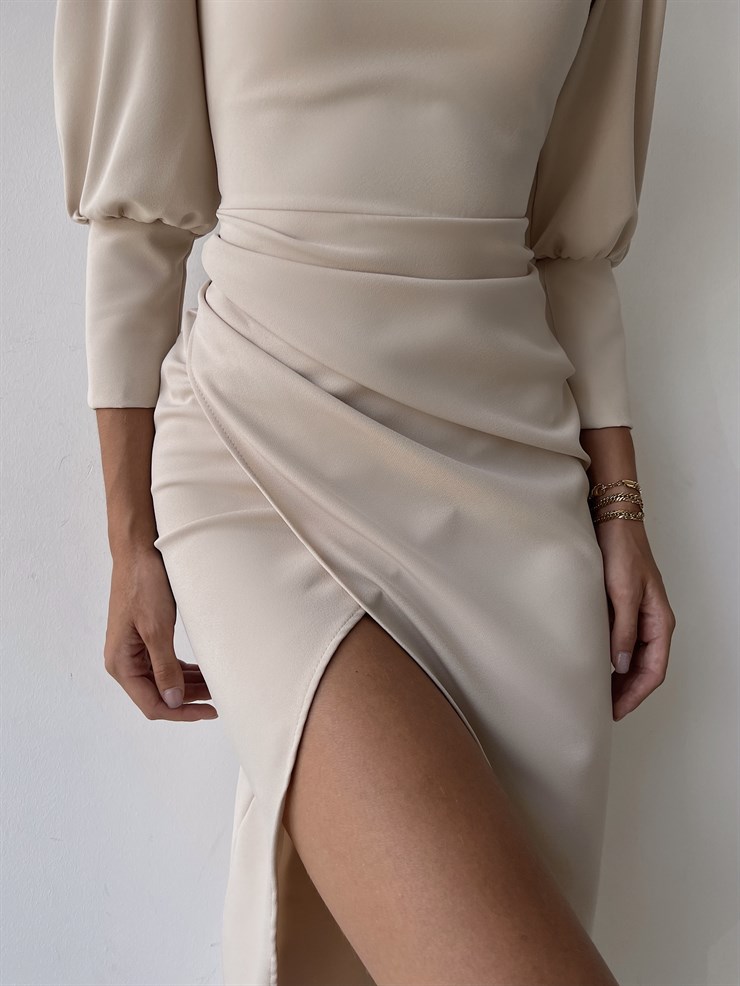 Kare Yaka Drapeli Yarım Balon Kol Etek Kısmı Kruvaze Kesim Leola Kadın Bej Renk Elbise 22Y000506