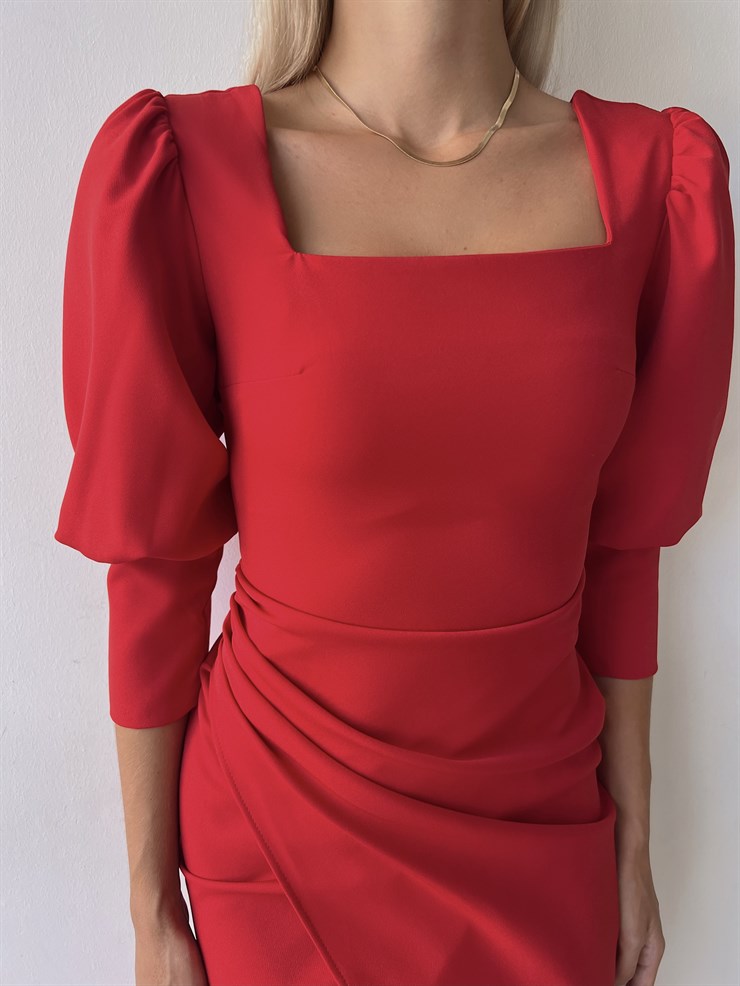 Kare Yaka Drapeli Yarım Balon Kol Etek Kısmı Kruvaze Kesim Leola Kadın Kırmızı Elbise 22Y000506