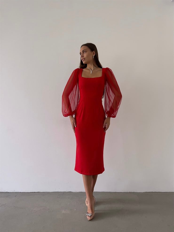 Kare Yaka Kolları Tül Arka Etek Kısmı Yırtmaçlı Jarlan Kadın Kırmızı Midi Boy Elbise 23K000097