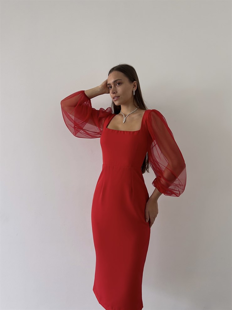 Kare Yaka Kolları Tül Arka Etek Kısmı Yırtmaçlı Jarlan Kadın Kırmızı Midi Boy Elbise 23K000097