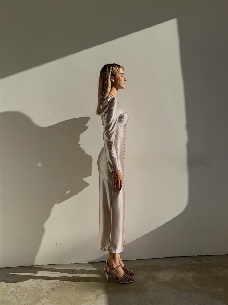 Kare Yaka Önü Düğme Detaylı Uzun Kollu Önden Yırtmaçlı Lupiter Kadın Bej Elbise 23K000094