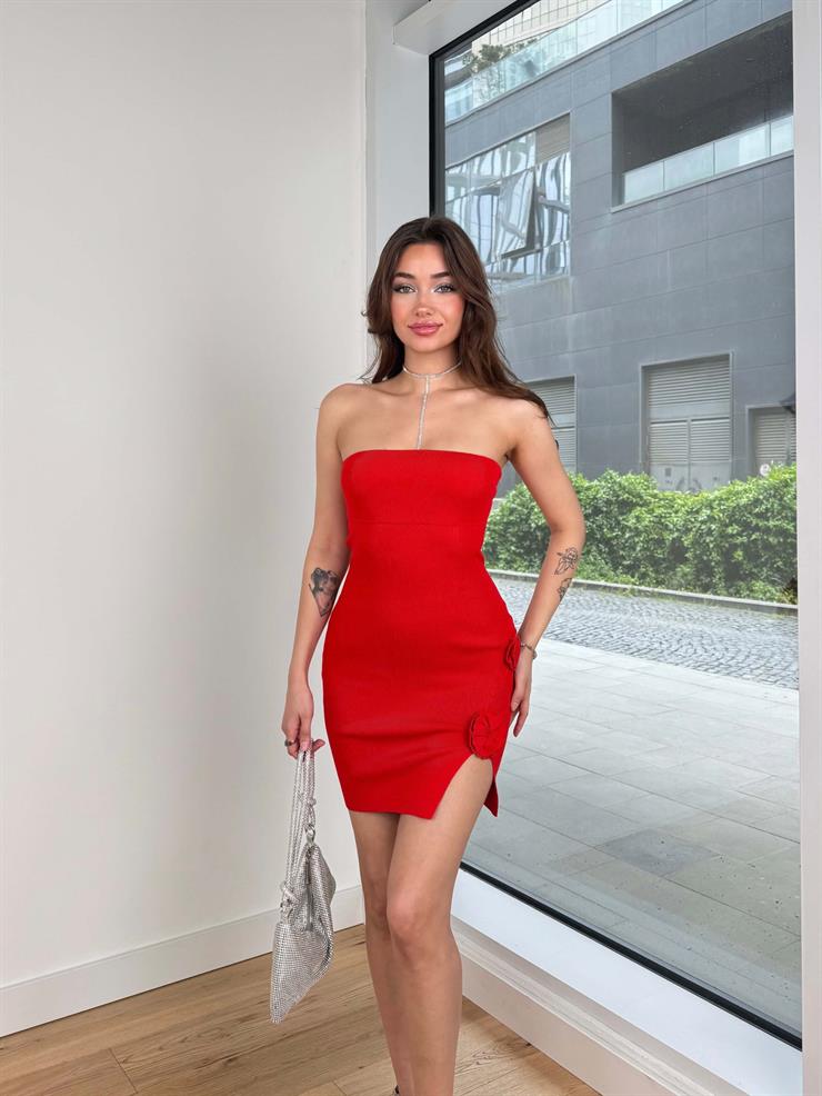 Straplez Eteği Çiçek Detaylı Karel Kadın Kırmızı Mini Elbise 24Y469