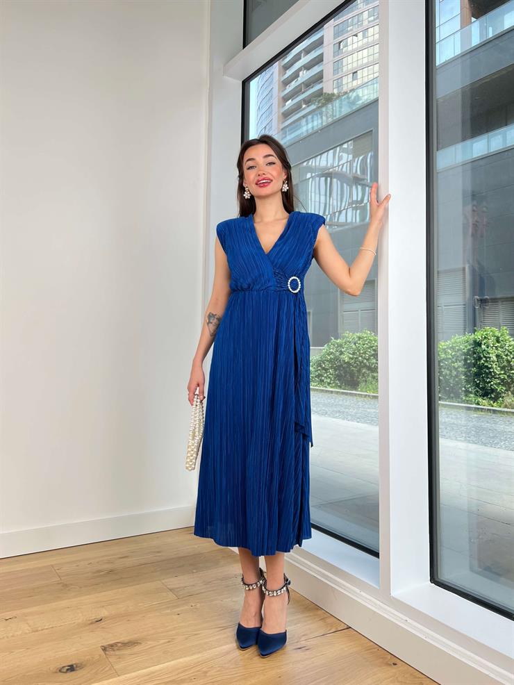 	V Yaka Omuz Vatkalı Beli Tokalı Piliseli Karim Kadın Saks Midi Elbise 24Y599