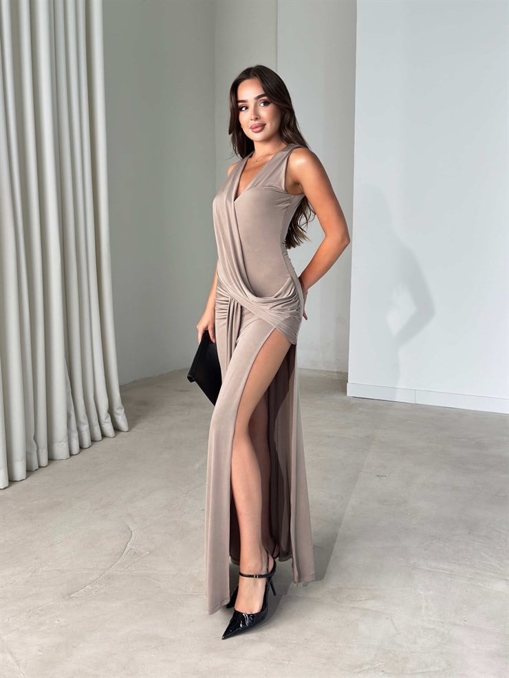 Derin V Yaka Yırtmaçlı Maxi Boy Vizon Karni Kadın Elbise 26Y510