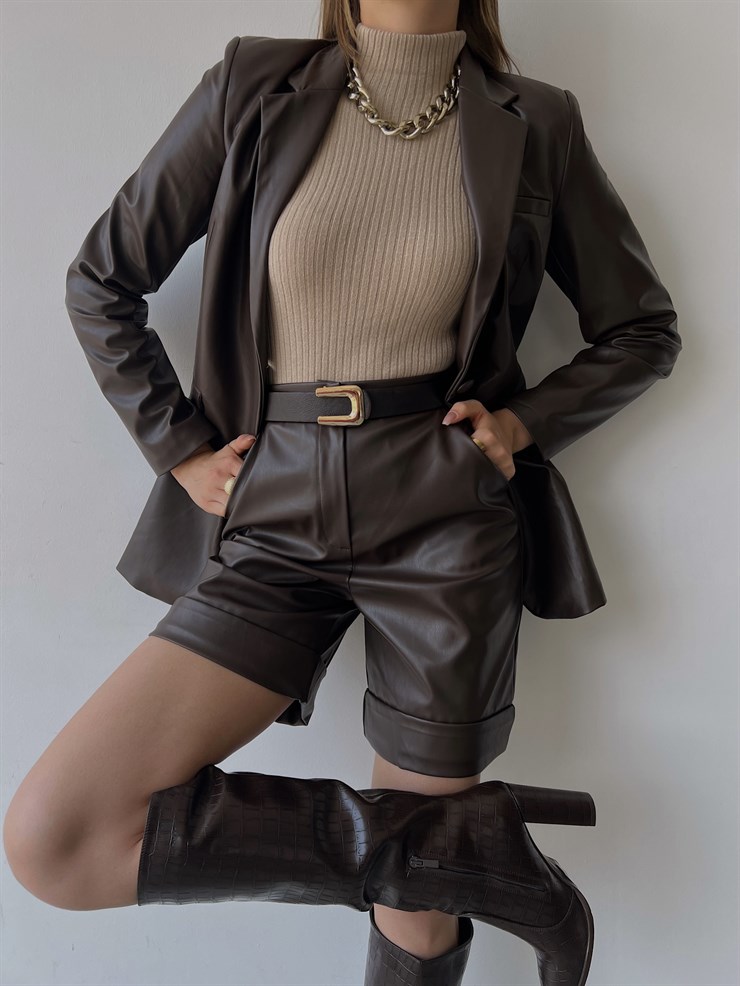 Katlama Paça Yanları Cepli Kısa İdetta Kadın Kahve Vegan Deri Şort 23K000021