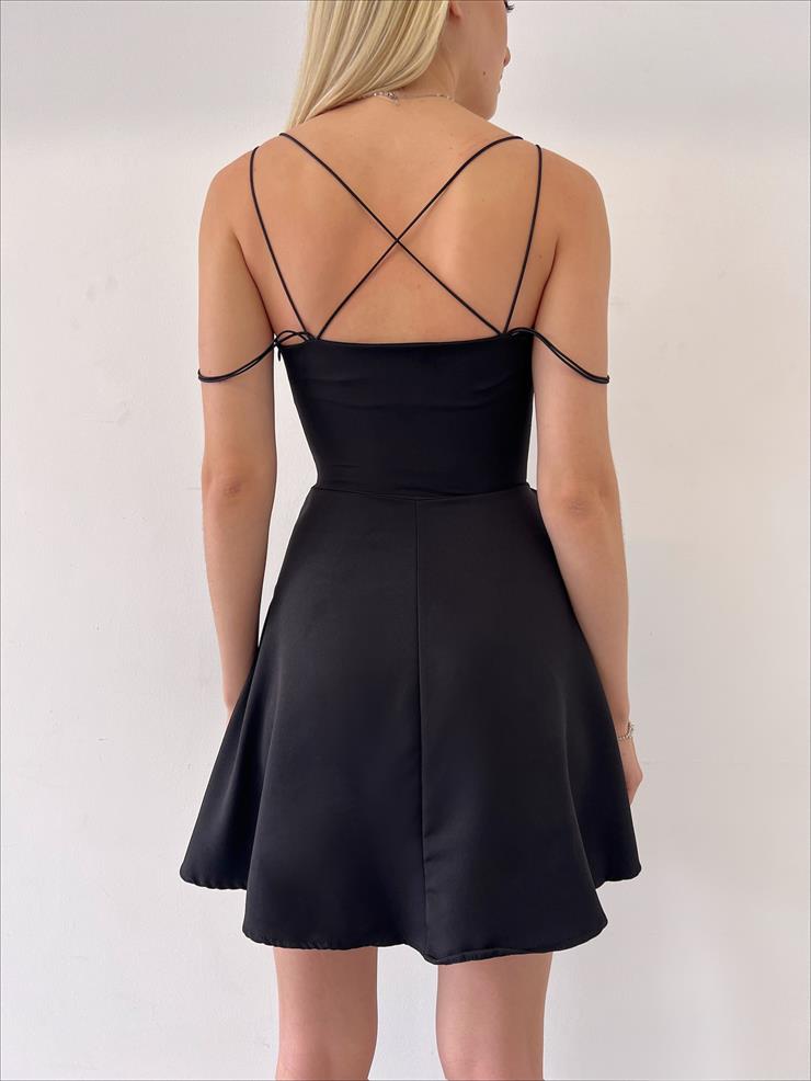 İnce İp Askılı Belden Oturtmalı Arkası Çapraz Detaylı Katriel Kadın Siyah Mini Elbise 23Y000269